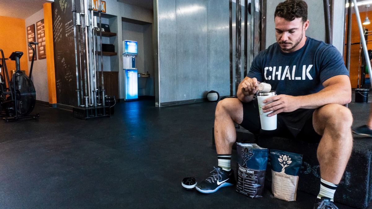 Atleta en entrenamiento de nutrición deportiva